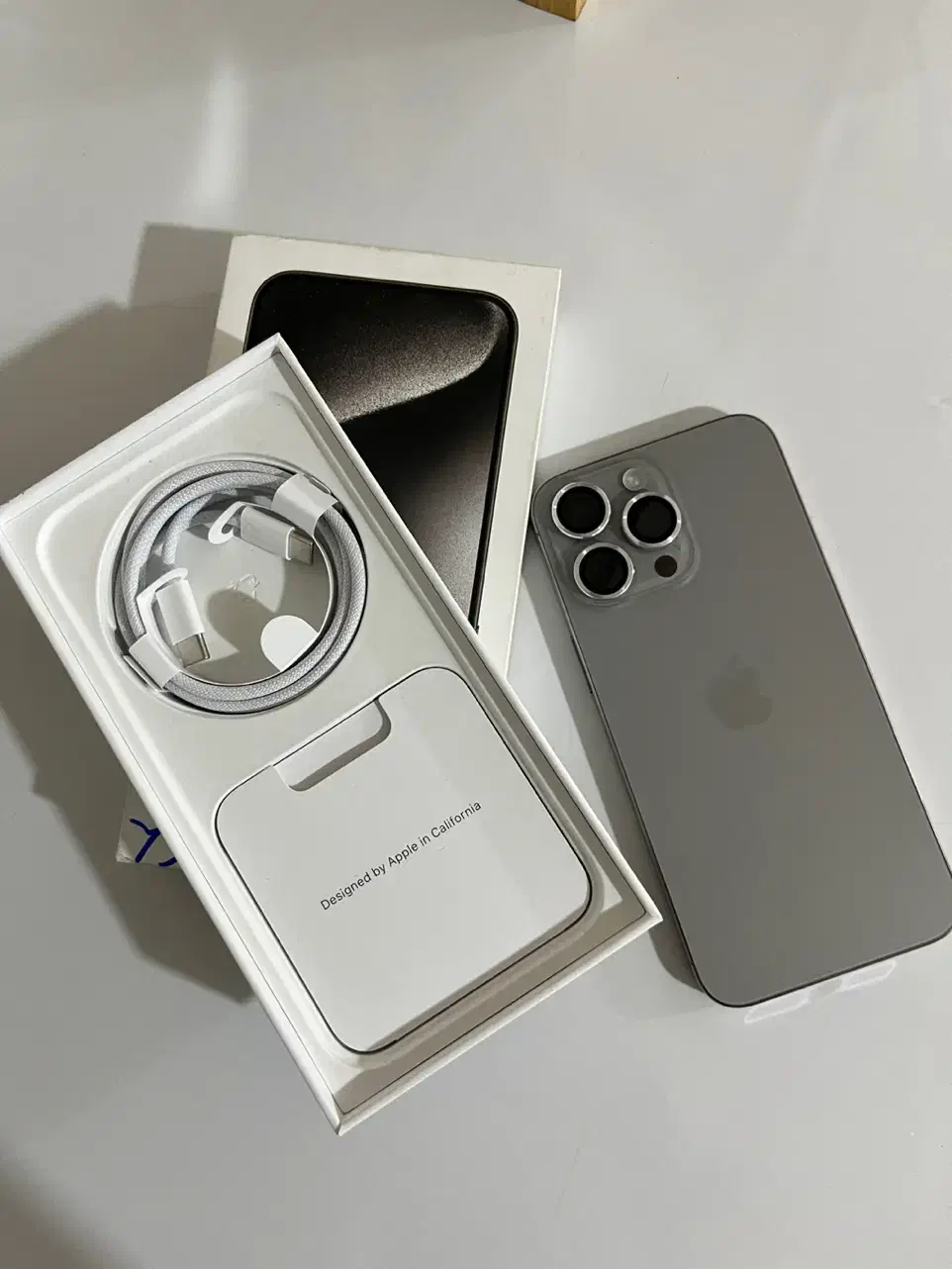 آیفون ۱۵ پرومکس|موبایل|بروجن, |دیوار