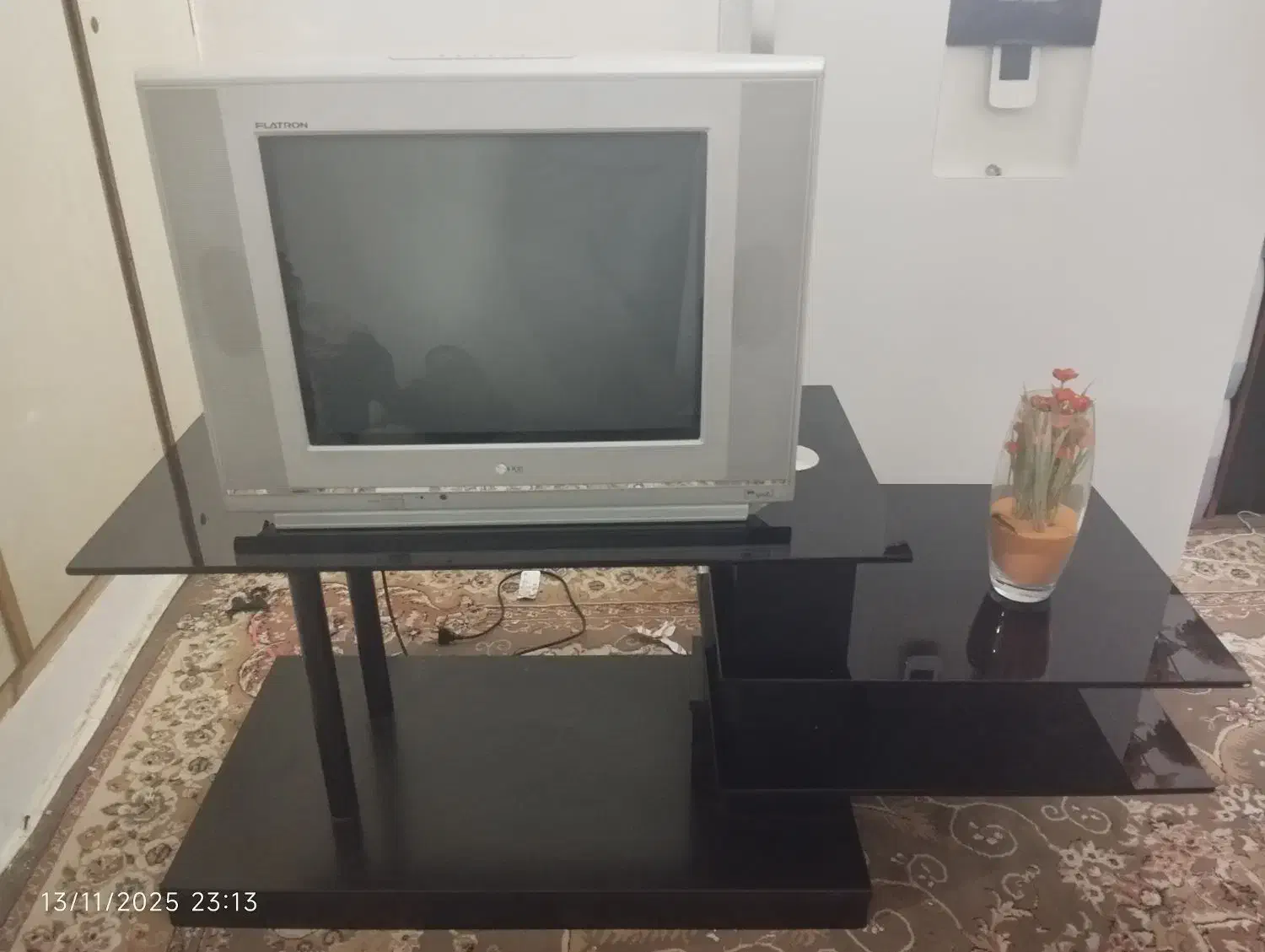 تلویزیون 21الجی همراه میزtv|تلویزیون و پروژکتور|گرگان, |دیوار