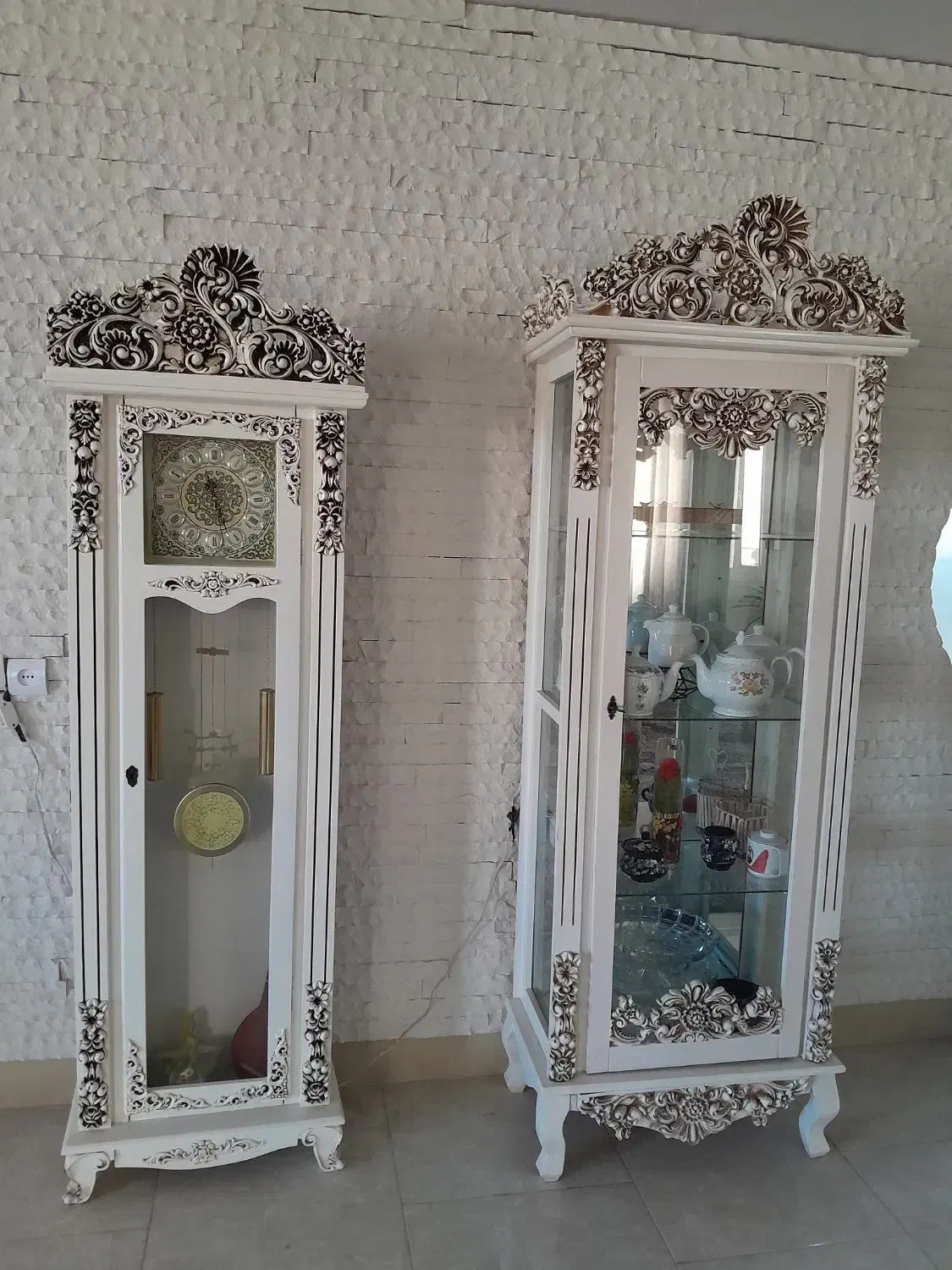 ساعت ایستاده و ویترین|بوفه، ویترین، کنسول|فردیس, منظریه|دیوار