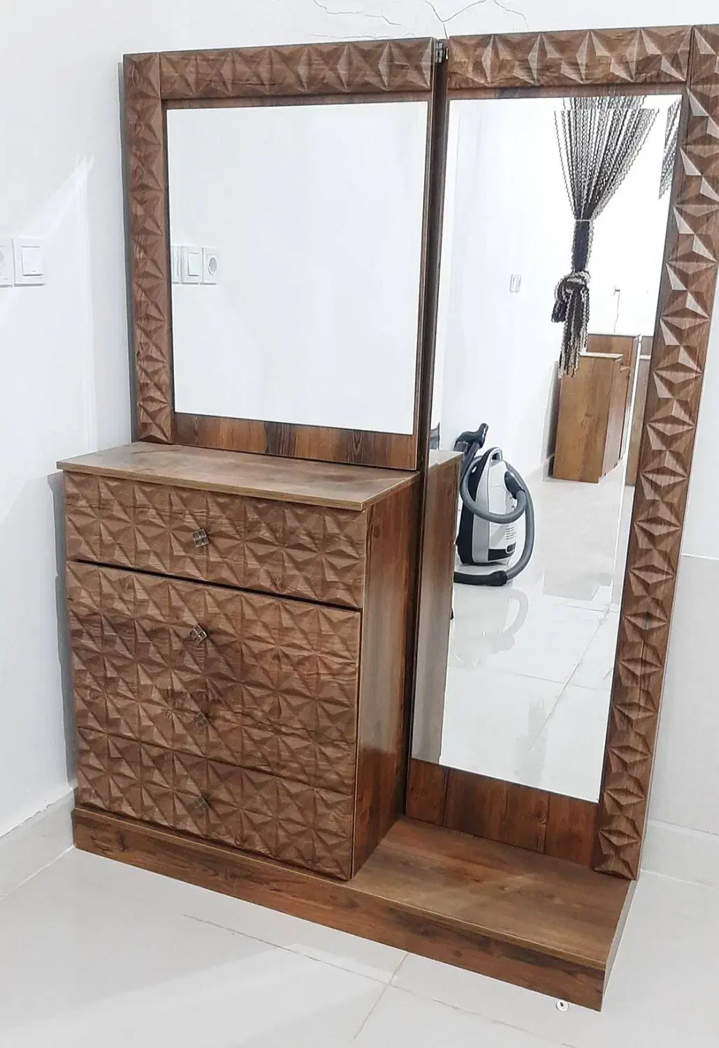 دراور و میز آرایش نو و فوقالعاده کاربردی|جاکفشی، کمد، دراور|قزوین, |دیوار