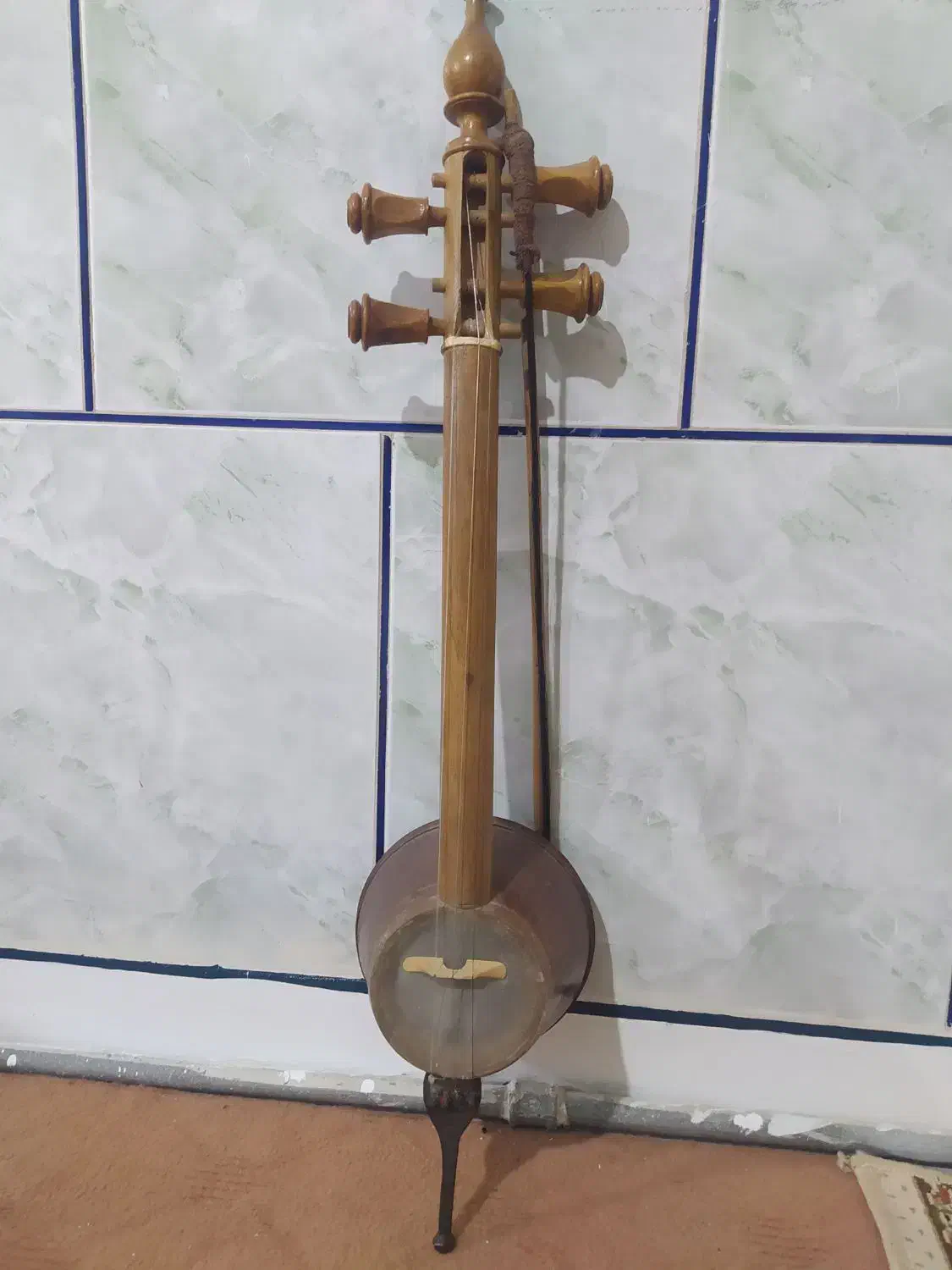 کمانچه قدیمی|سازهای سنتی|خرمآباد, |دیوار