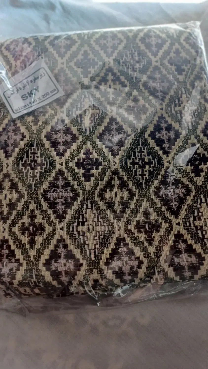 زیر سفره ای نو|روفرشی|لاهیجان, لیالستان|دیوار