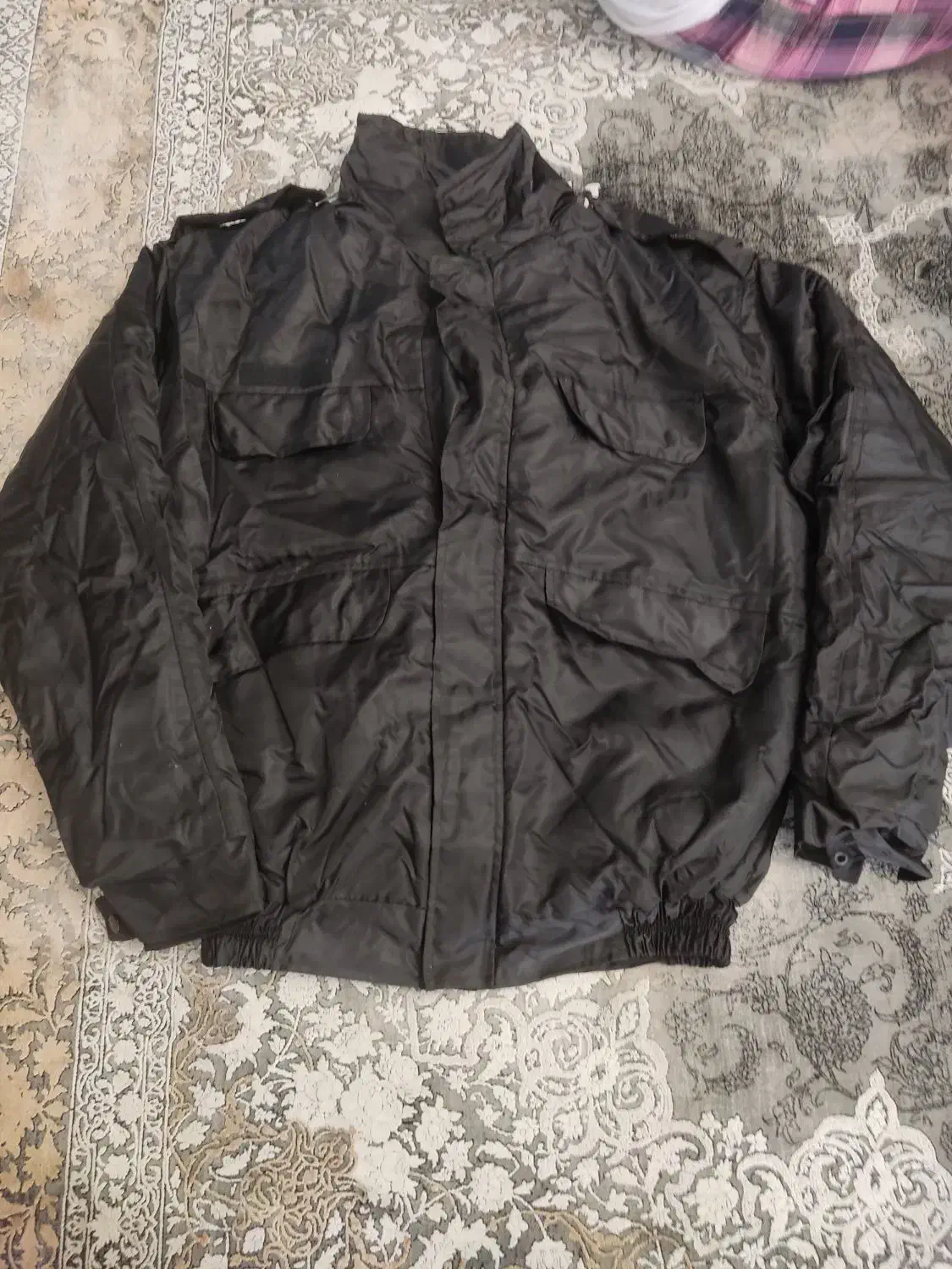 کاپشن|لباس|محمدشهر, شهرک پیام (مهرالبرز)|دیوار