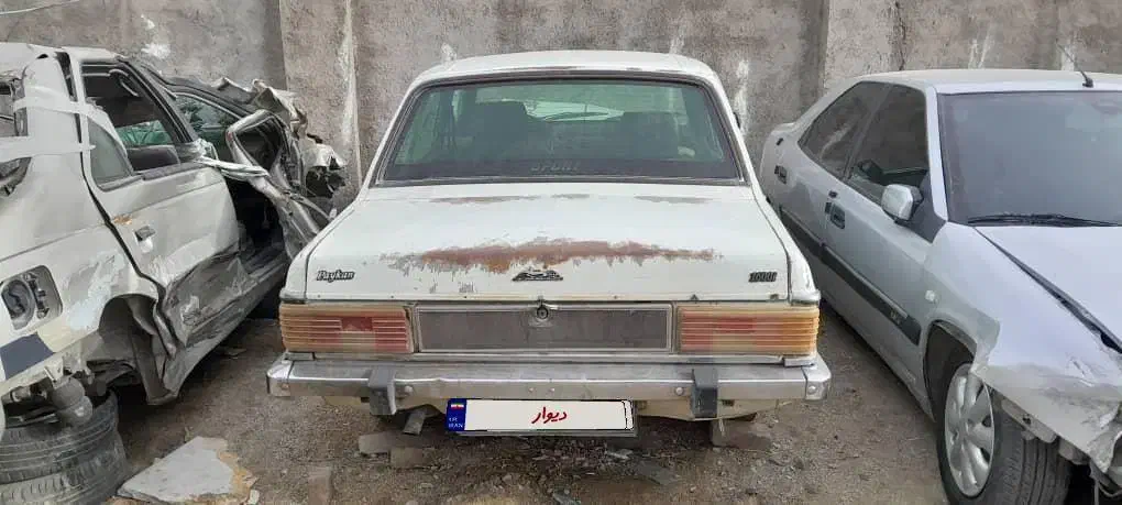 خودروی فرسوده و تصادفی|خودرو سواری و وانت|بروجرد, |دیوار