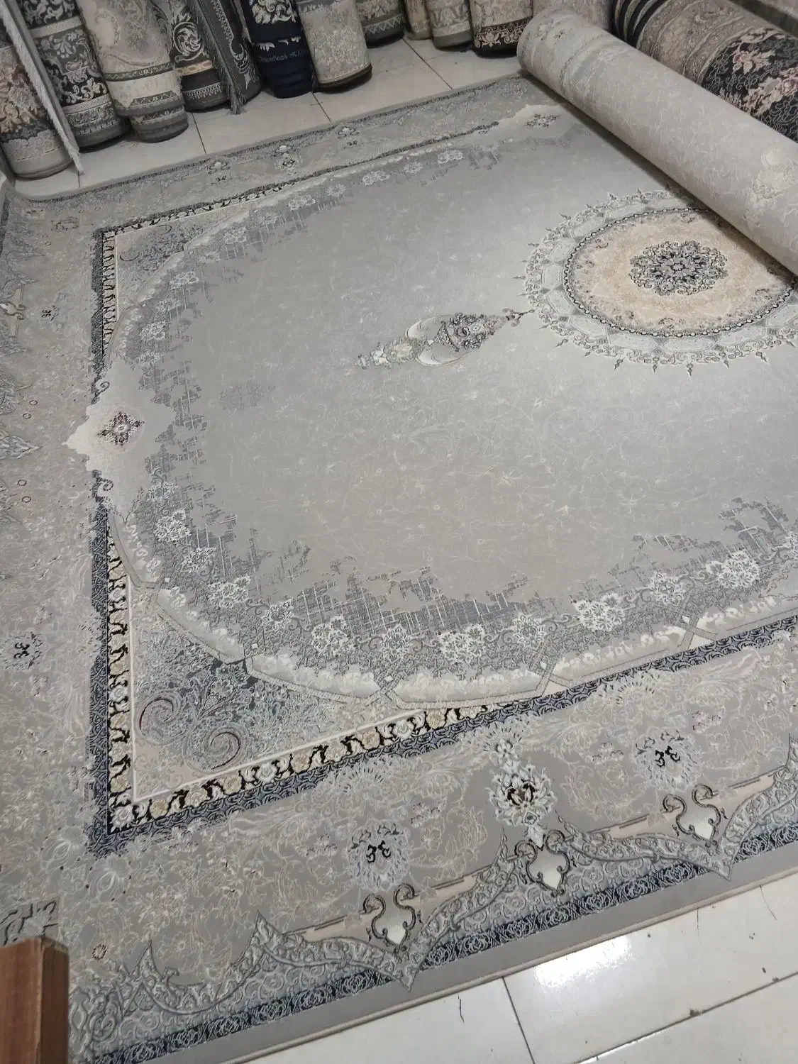 ۵تخته۱۲ متری ۱۲۰۰ شانه ضخیم نقره ای|فرش|نسیمشهر, |دیوار