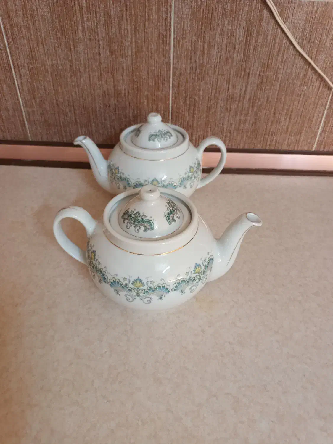 دوعدد قوری چینی قدیمی|قوری، کتری، قهوه‌ساز دستی|قم, شاه سید علی|دیوار