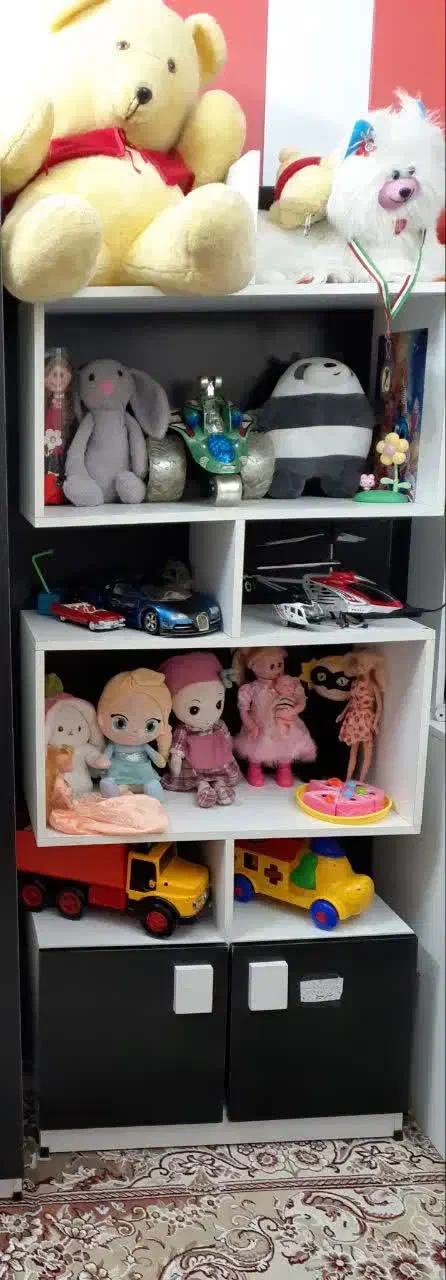 میز تحریر و ویترین اسباب بازی یا کتاب|میز تحریر و کامپیوتر|دامغان, |دیوار