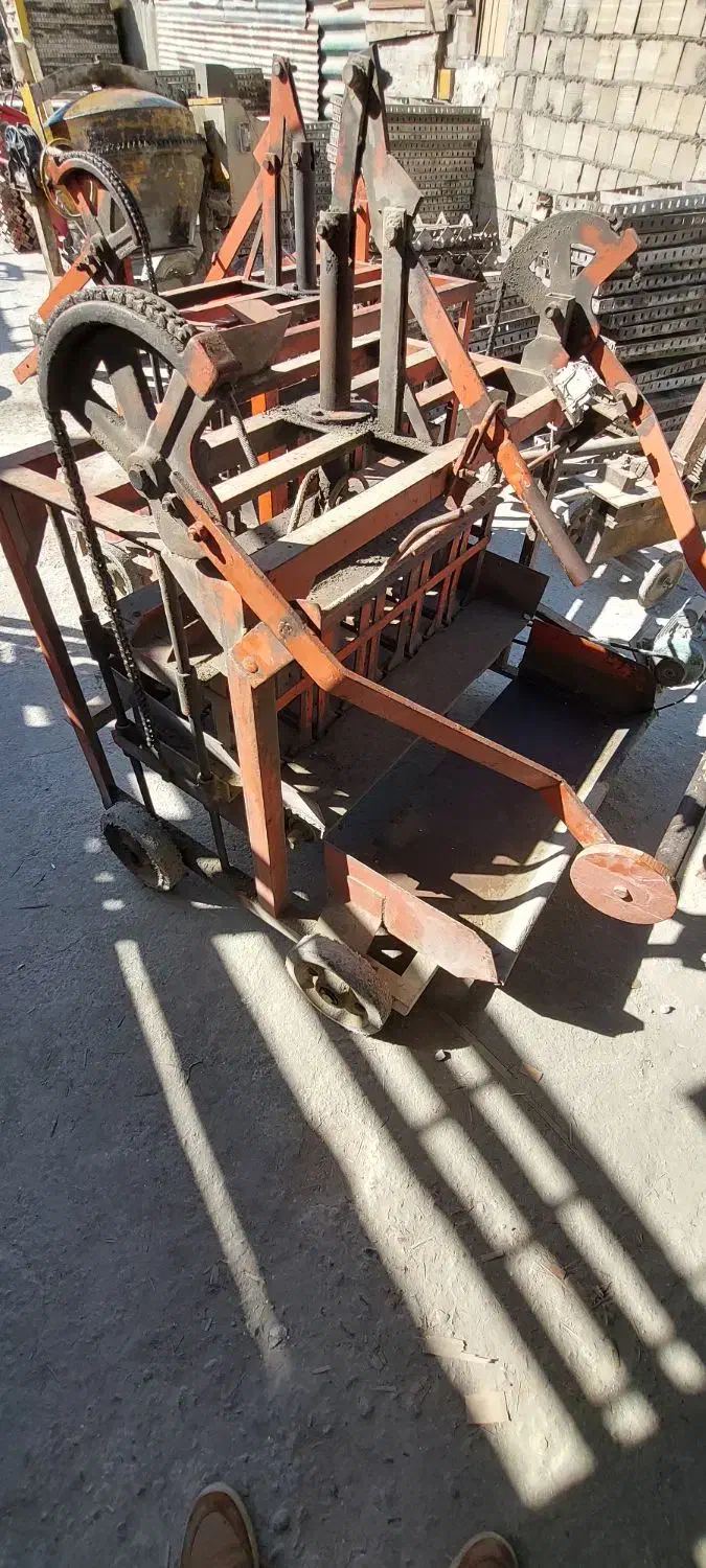 دستگاه بلوک زن /بلوک زنی|ماشین‌آلات صنعتی|اندیشه, اندیشه فاز ۲|دیوار