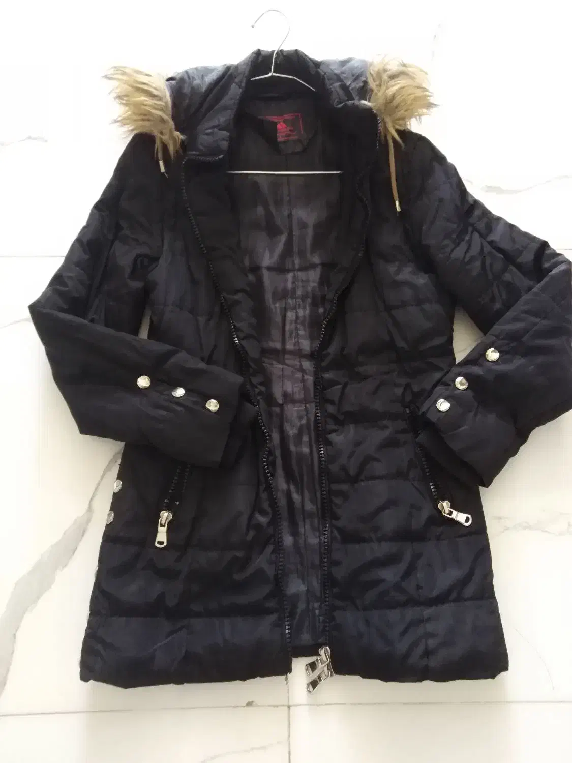 کاپشن|لباس|کرمان, |دیوار