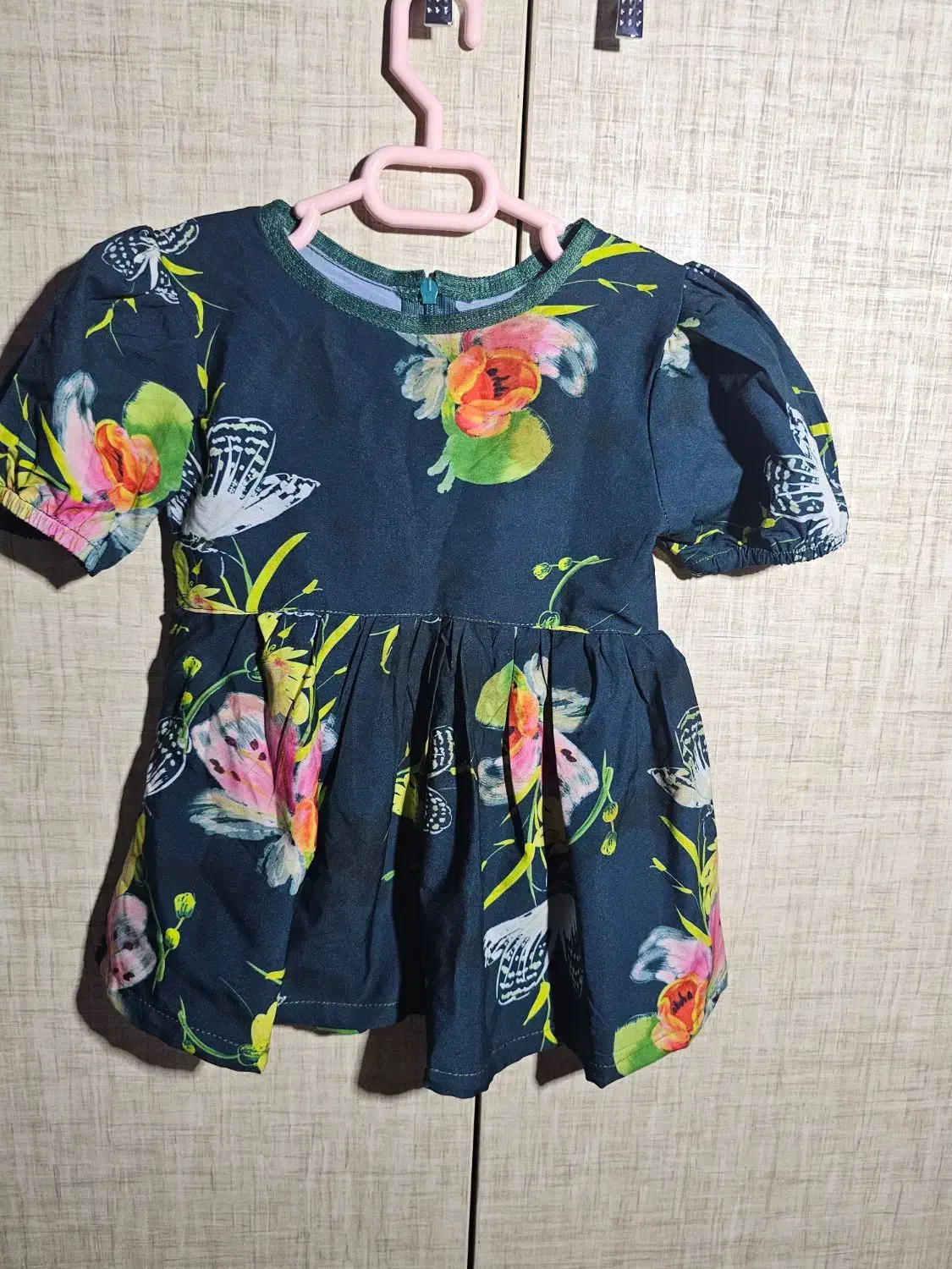 لباس های بچه گونه در حد نو|کفش و لباس بچه|رشت, جهاد|دیوار