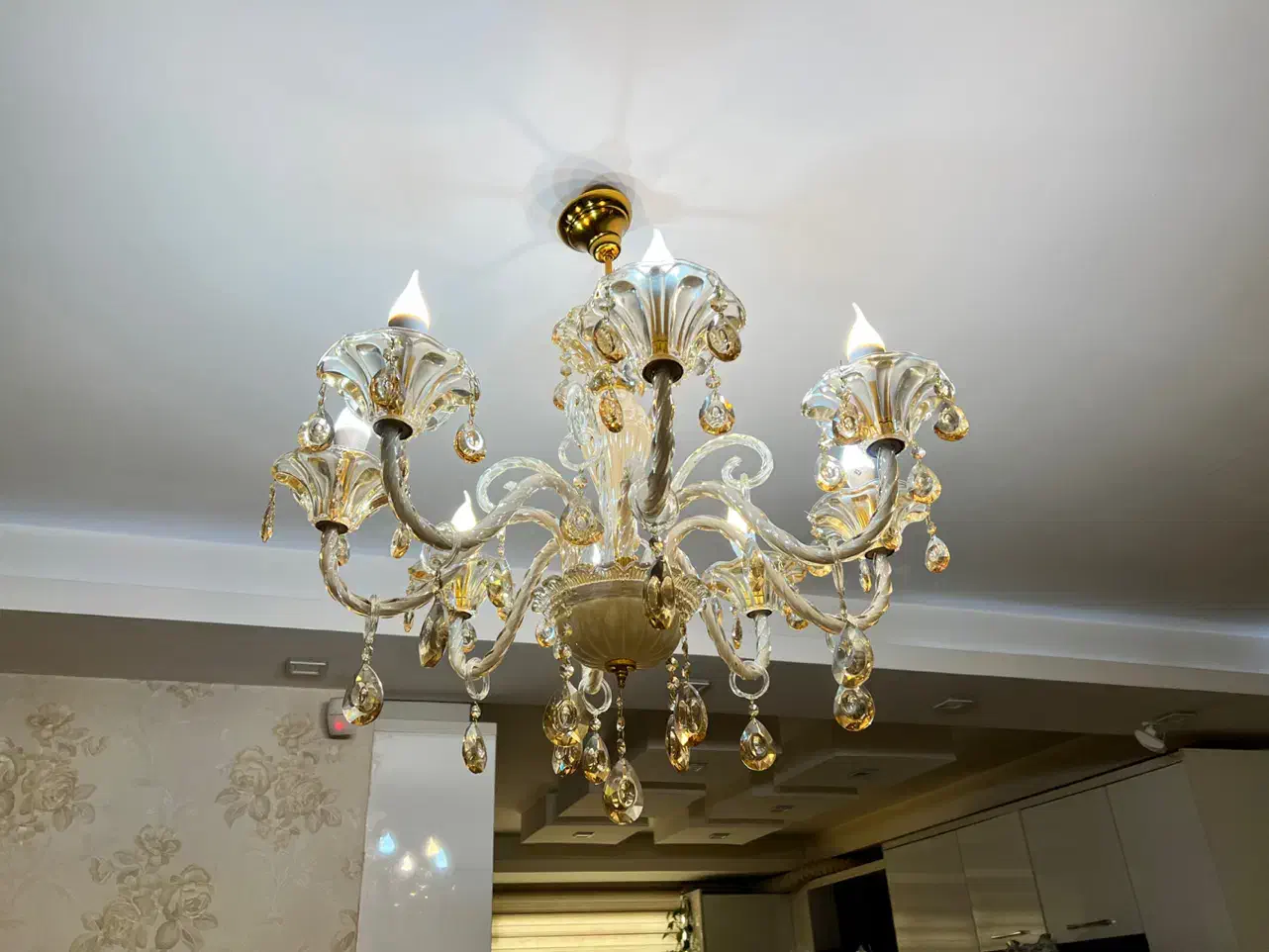 لوستر ۸ شاخه|لوستر و چراغ آویز|قزوین, |دیوار