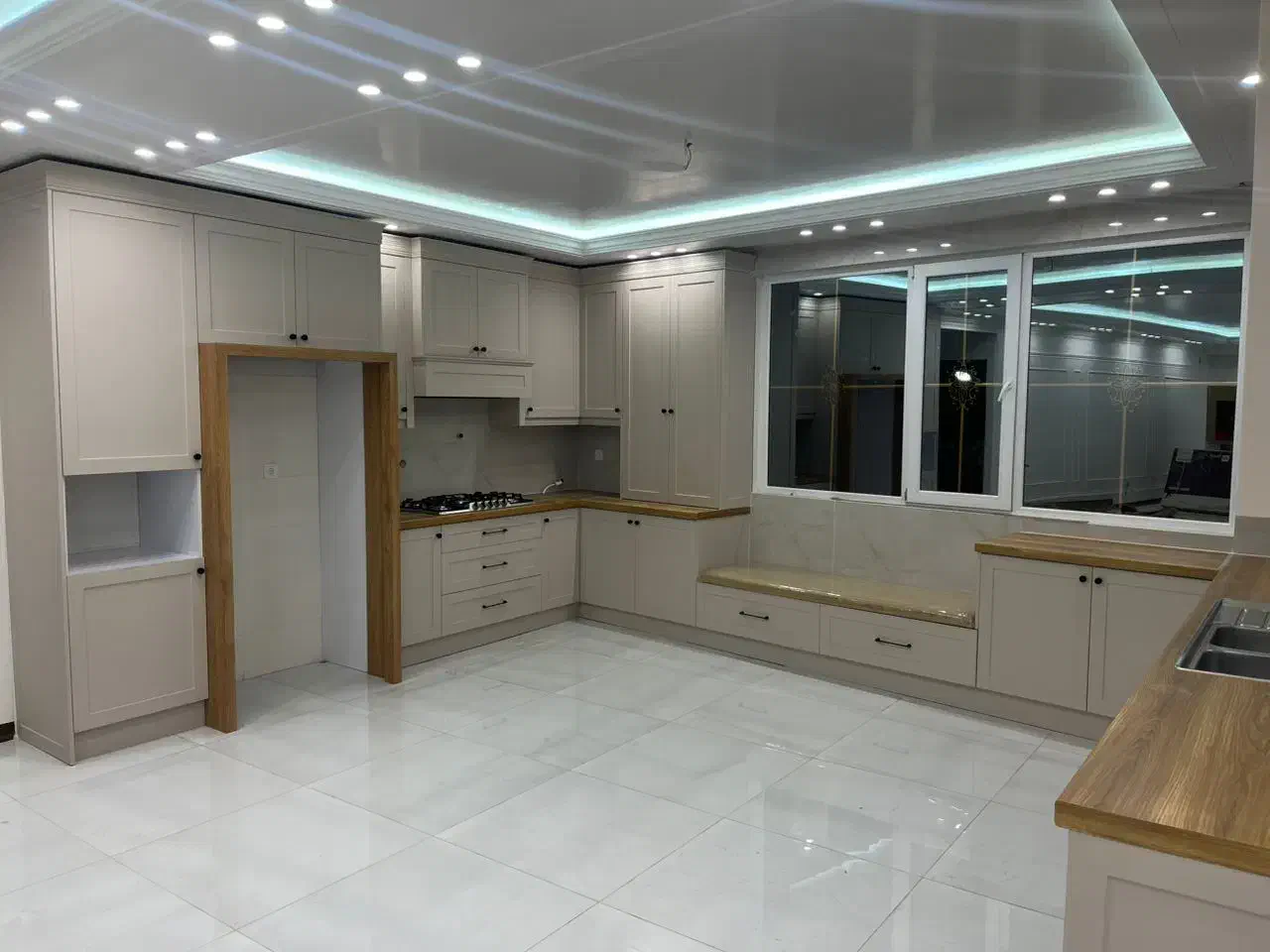 دو نفر نیرو جهت همکاری درکابینت کاری نیازمندیم|استخدام معماری، عمران و ساختمانی|خمین, |دیوار