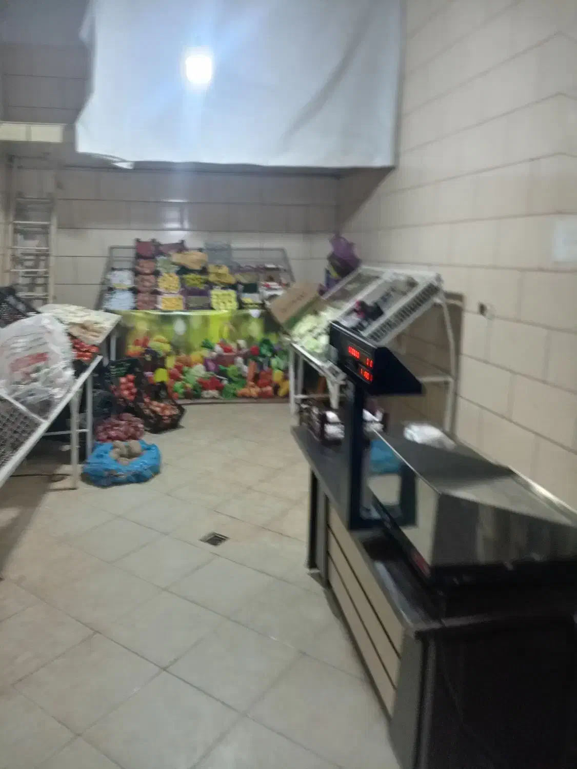 واگذاری میوه فروشی یااجاره مغازه|اجارهٔ مغازه و غرفه|کرمان, |دیوار