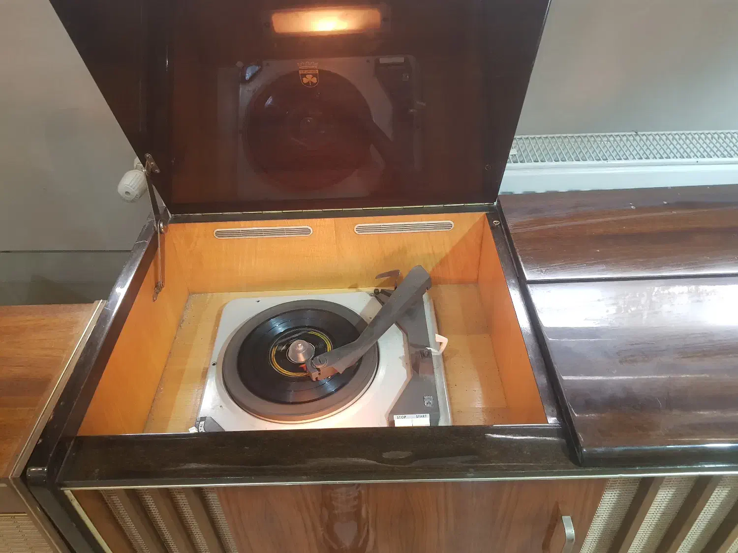 سیستم صوتی انتیک قدیمی|کلکسیون اشیاء عتیقه|رودهن, |دیوار