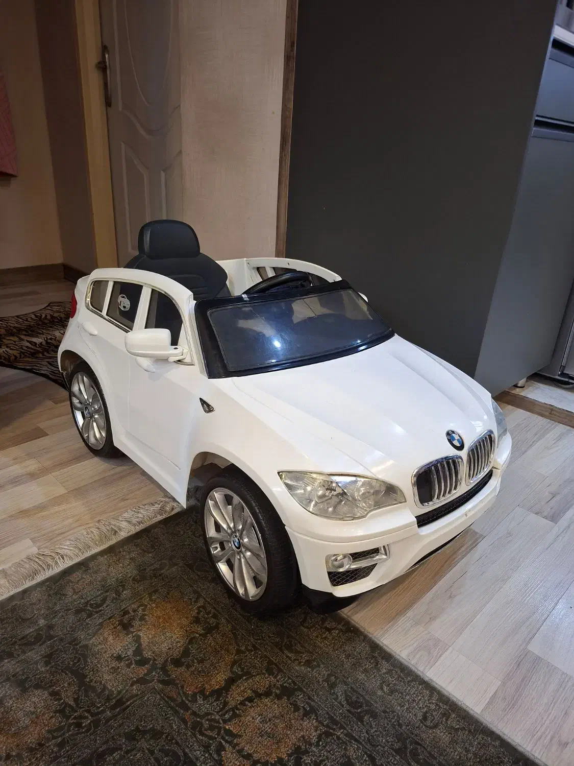 ماشین شارژی|اسباب‌بازی بچه|همدان, |دیوار