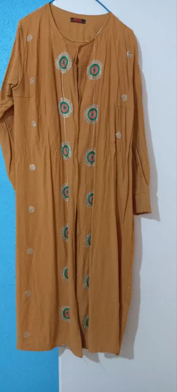 مانتوی در جد نو|لباس|سمنان, |دیوار