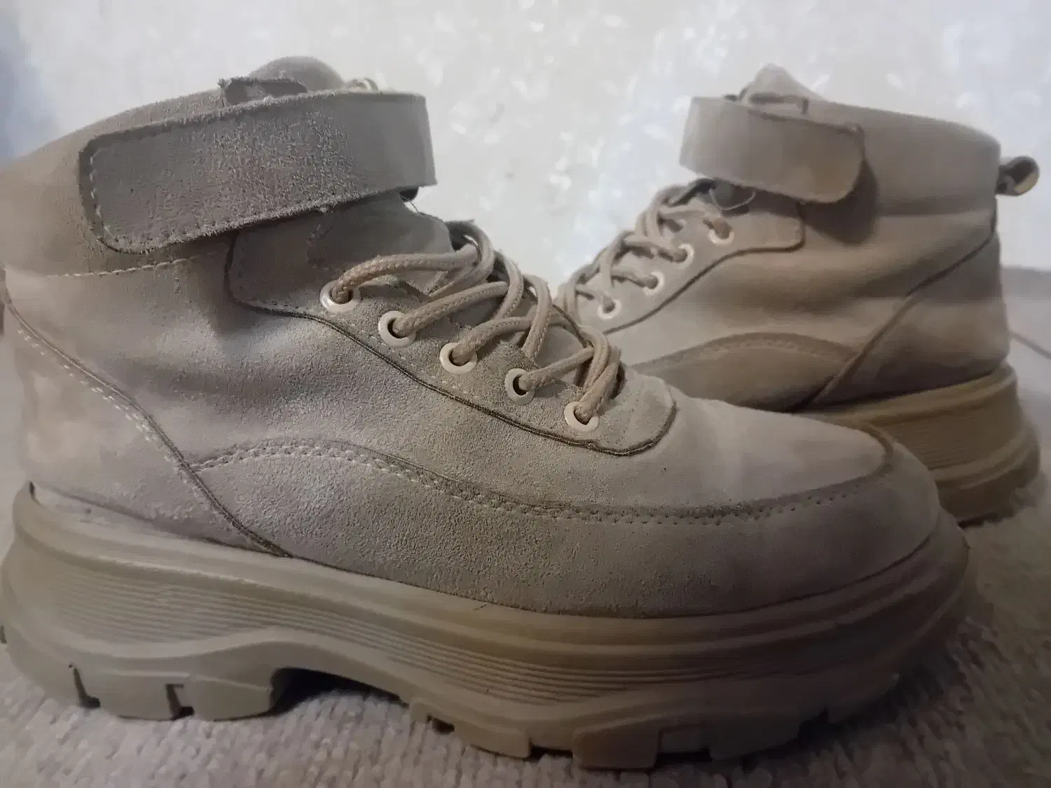 نیم بود چریکی|کیف، کفش، کمربند|بابل, |دیوار