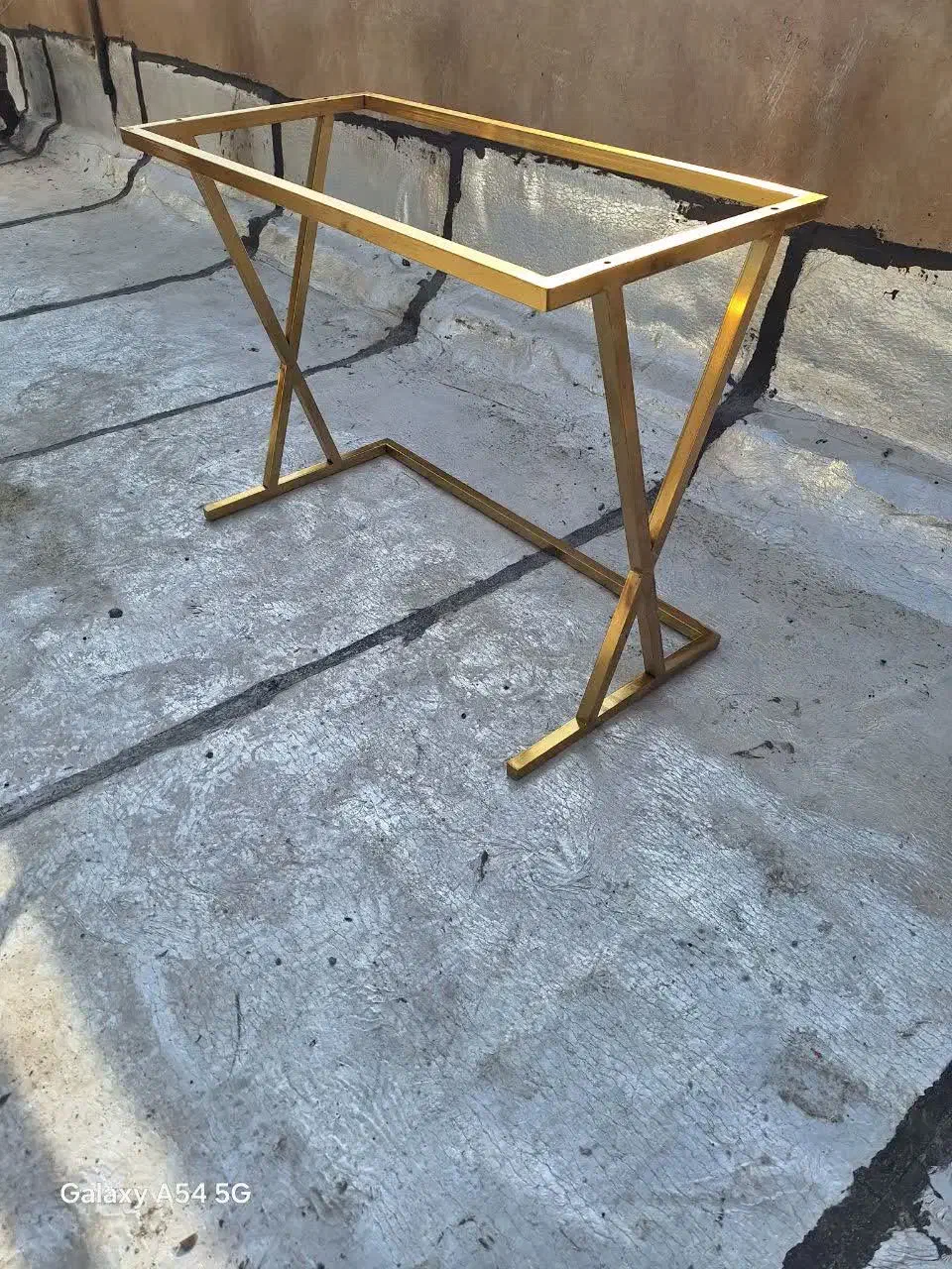 پایه میز لپتاپ فلزی فورتینگ طلایی|میز تحریر و کامپیوتر|تهران, بهداشت|دیوار