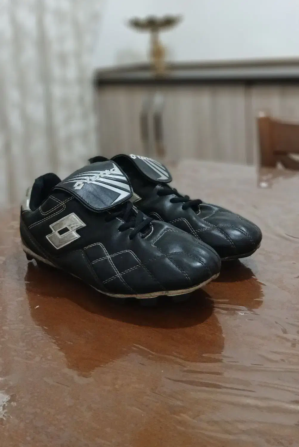 کفش استوک چمنی برند لوتو(اورجینال)|تجهیزات ورزشی|دزفول, |دیوار