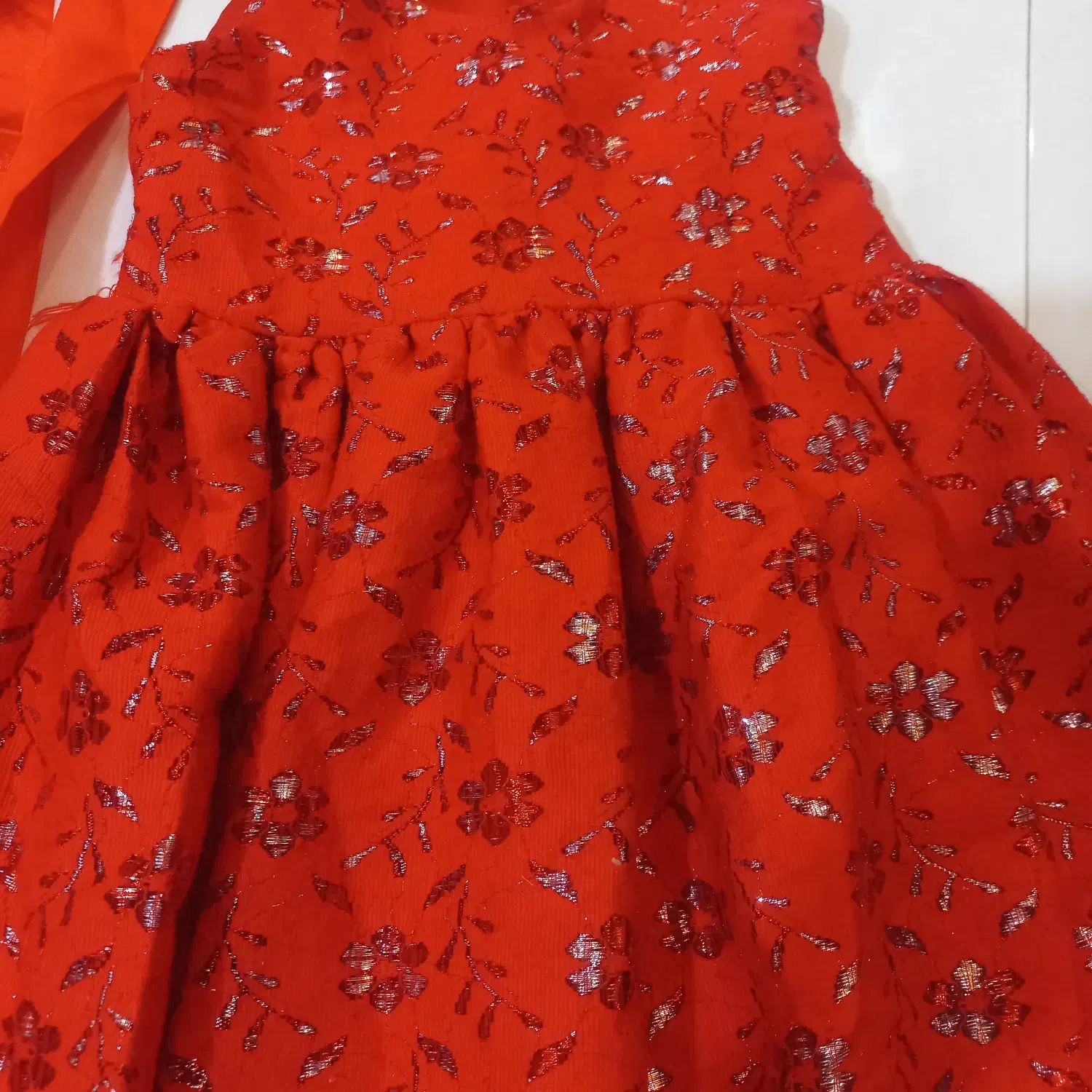 دو عدد لباس بچه برای ۳ و ۴ ساله تا ۵ سال  میپوشه|کفش و لباس بچه|تهران, شهرک هما|دیوار