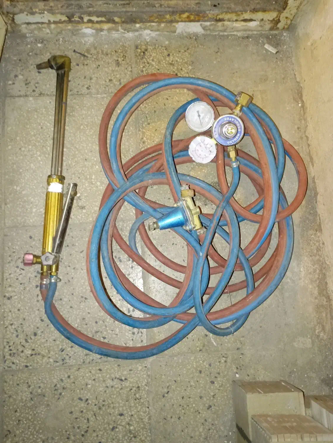 هوا برش با 10متر شیلنگ مانومتر،رگلاتور، کپسول گاز|ابزارآلات|بومهن, |دیوار