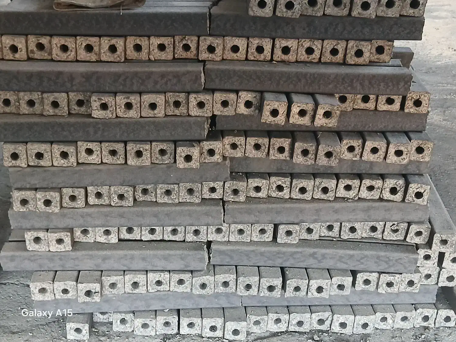 بریکت فشرده (۴ ضلعی و ۶ ضلعی) هرکیلو ۱۴۰۰۰ تومان|خدمات پیشه و مهارت|باسمنج, |دیوار