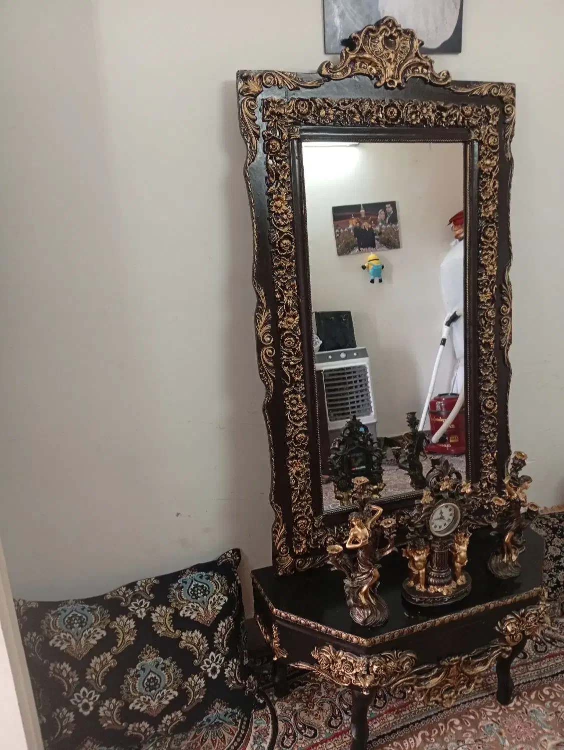 آینه و ساعت و موجسمه|آینه|الیگودرز, |دیوار