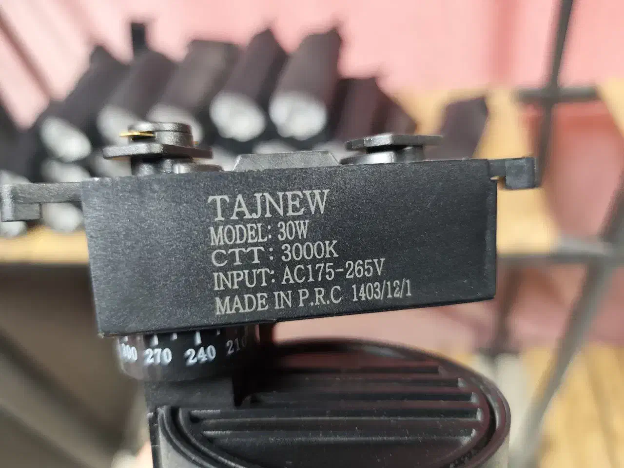 لامپ|لامپ و چراغ|شهر ری, سرتخت|دیوار