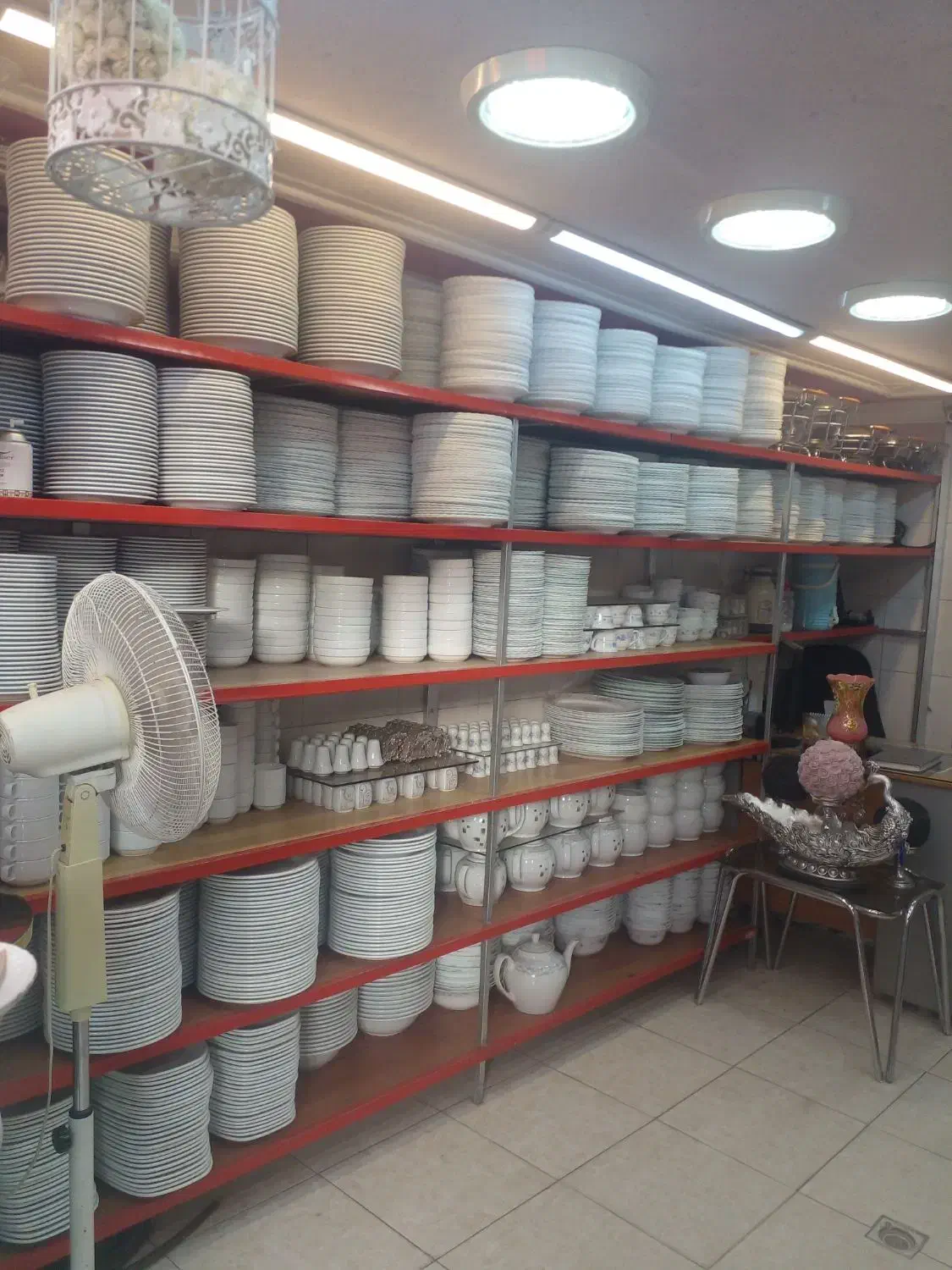 کرایه صندلی. میز ظروف باند رقص نور|خدمات پذیرایی، مراسم|تبریز, |دیوار