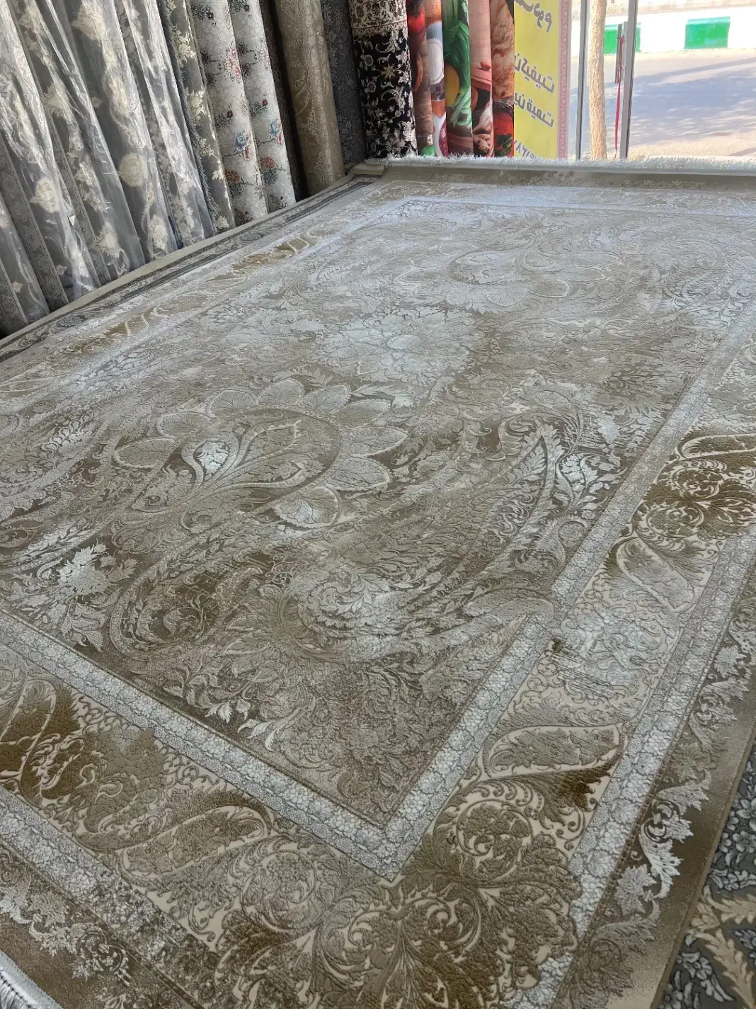 فرش نو به قیمت دست دوم|فرش|قائن, |دیوار