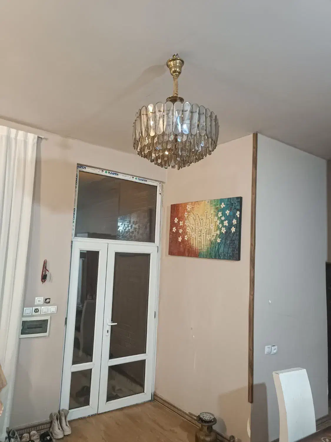 تو عدد لوستر مجلسی|لوستر و چراغ آویز|چهارباغ, |دیوار