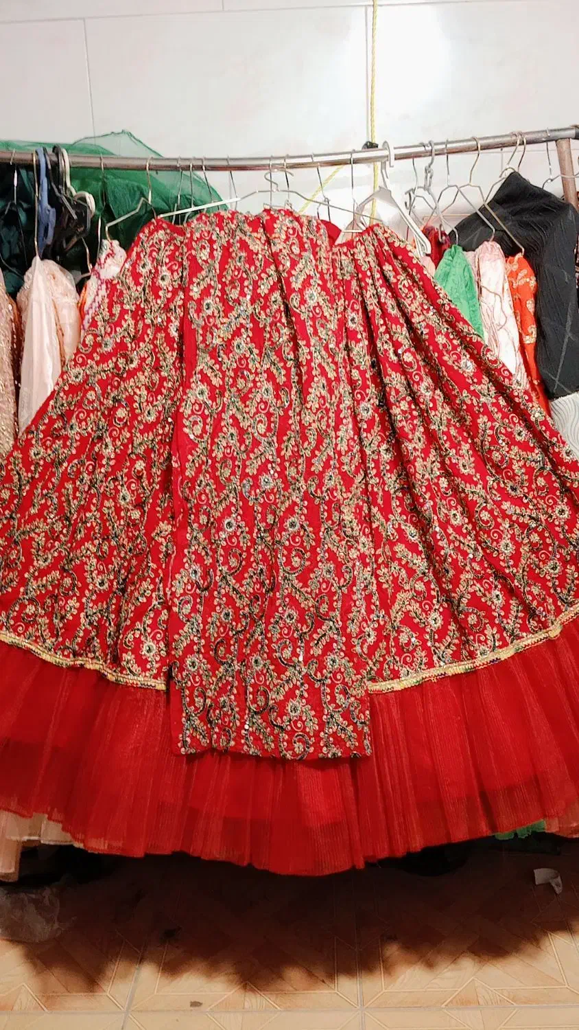 لباس محلی شیک|لباس|مرودشت, استادیوم‎|دیوار