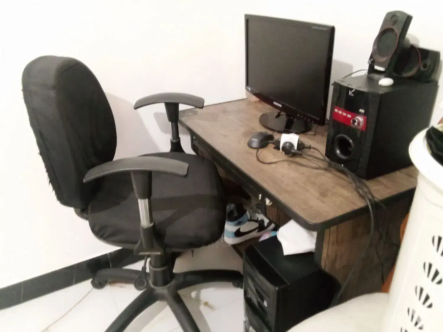 کامپیوتر بامیزوصندلی چرخ دار|رایانه رومیزی|نیشابور, گنبد سبز|دیوار