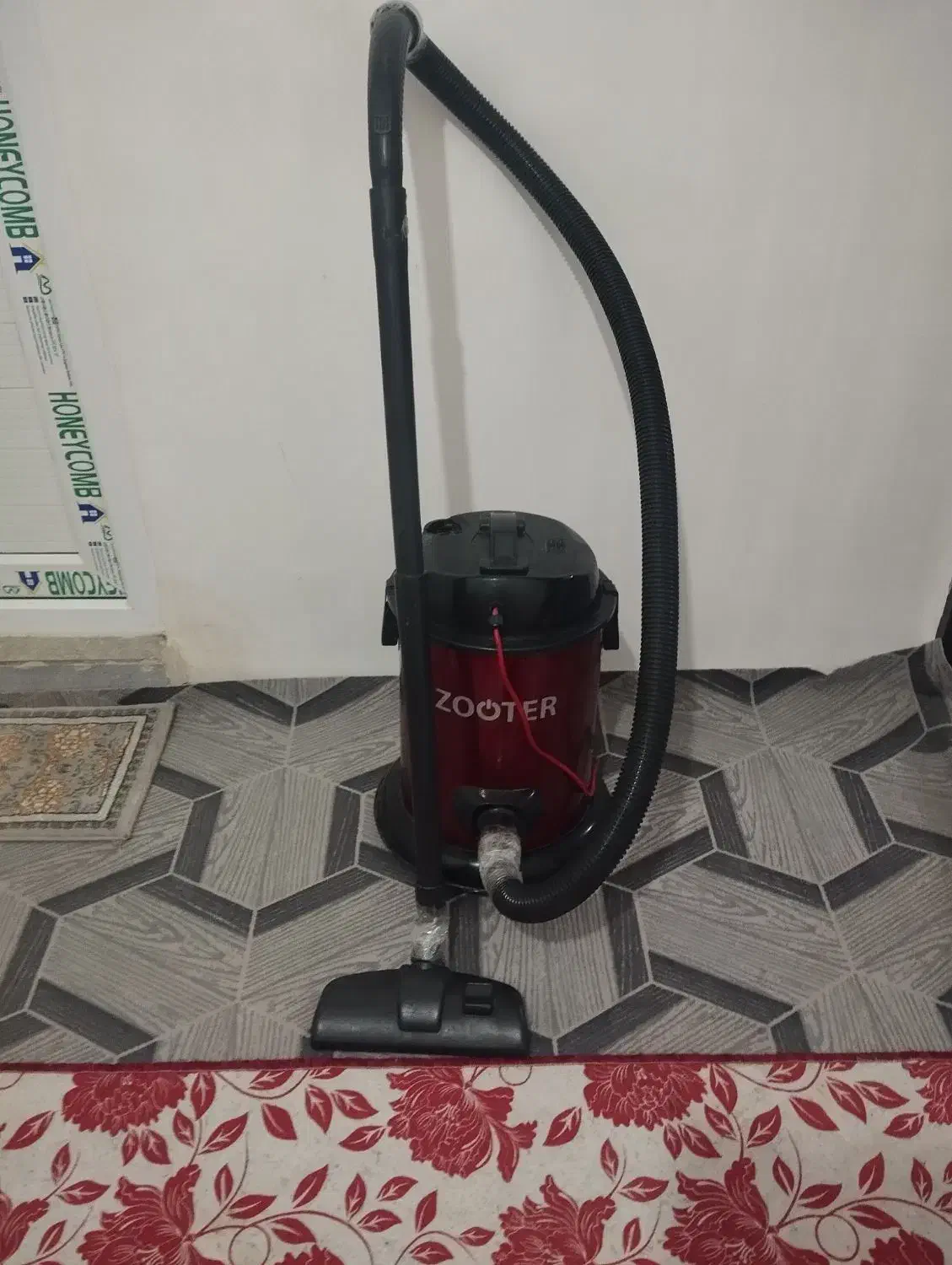 جارو برقی .زوتر. سالم . در حد|جاروبرقی، جارو شارژی، بخارشو|ماکو, |دیوار