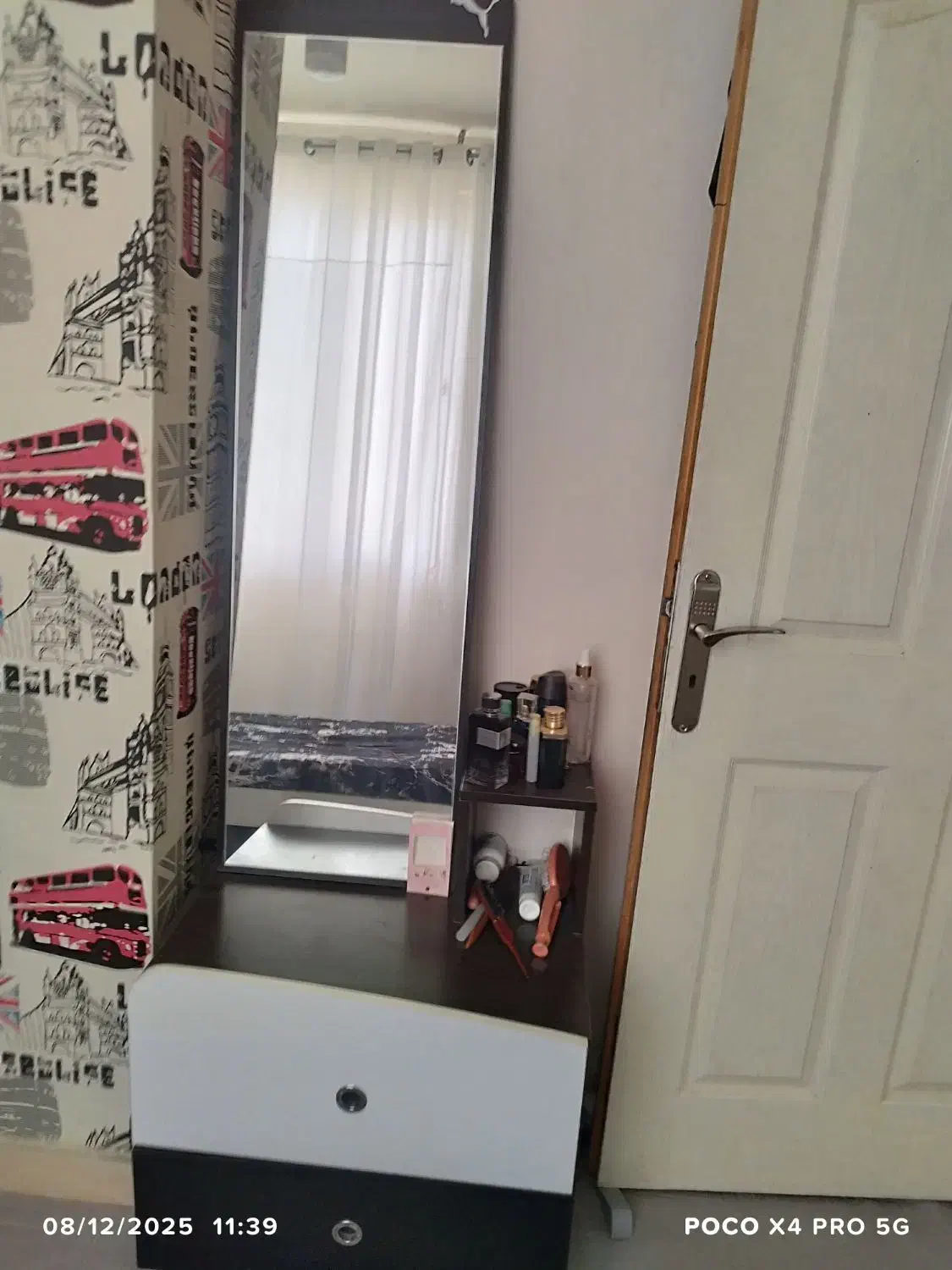 سرویس خواب نوجوان ست کامل و ویترین سالم|تخت و سرویس خواب|ساوه, |دیوار