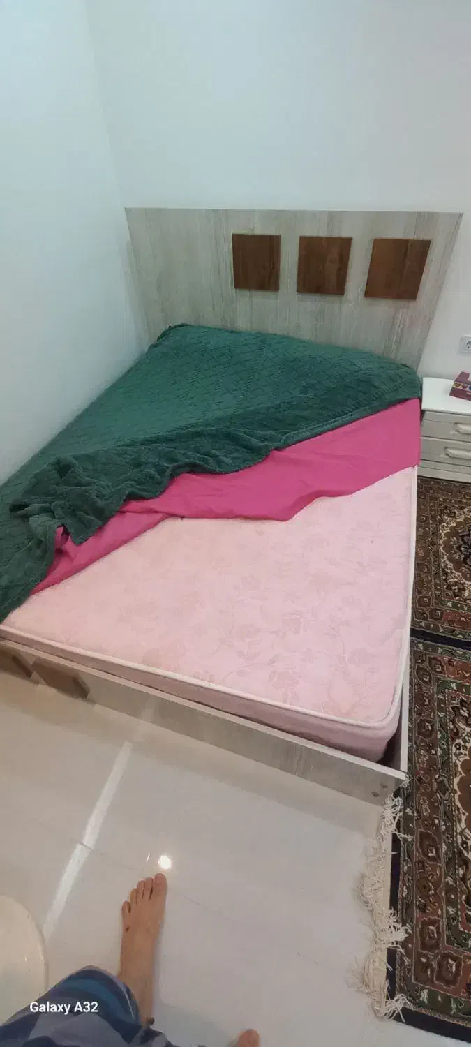 تخت خواب یخچال فیلور بخاری ایران شرق و فرش|تخت و سرویس خواب|رشت, دباغیان|دیوار