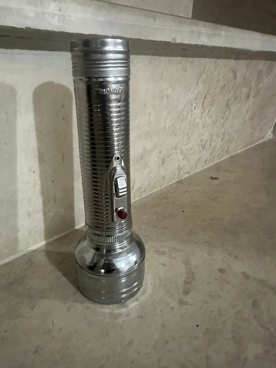 چراغ قوه عتیقه|کلکسیون اشیاء عتیقه|ارومیه, |دیوار