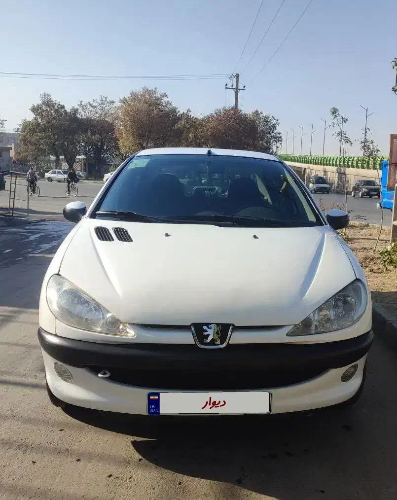 پژو206 سفیدV8 Tu5 دوگانه کارخونه91|خودرو سواری و وانت|همدان, |دیوار