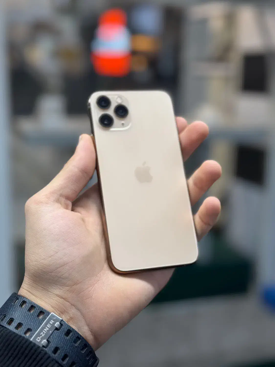 11pro256|موبایل|اصفهان, جلفا|دیوار