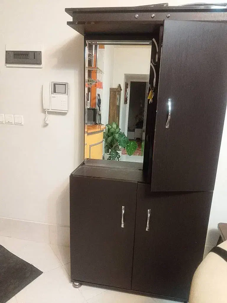 جاکفشی و ساعت|جاکفشی، کمد، دراور|صدرا-فارس, فاز ۱|دیوار