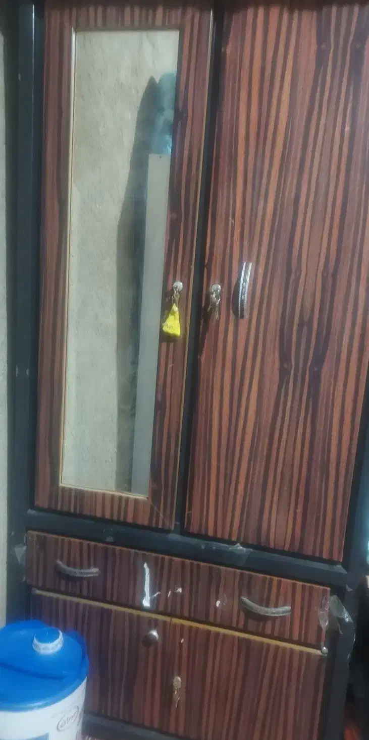 کمد لباسی|جاکفشی، کمد، دراور|فیروزآباد (فارس), |دیوار