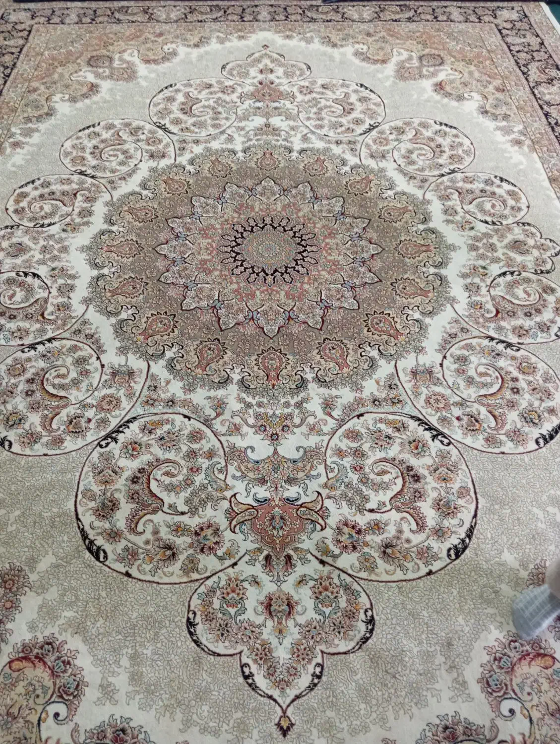 فرش  سالم و تمیز|فرش|ارومیه, |دیوار