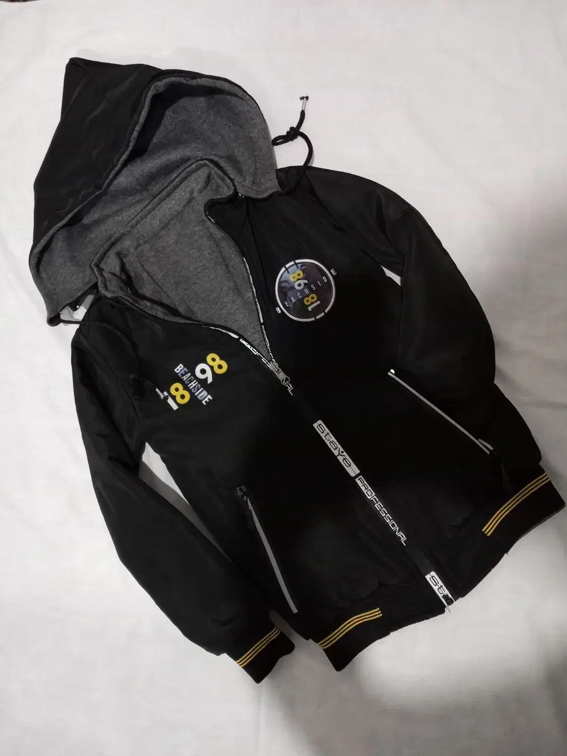 کابشن و سیوشرت|لباس|مشکیندشت, |دیوار