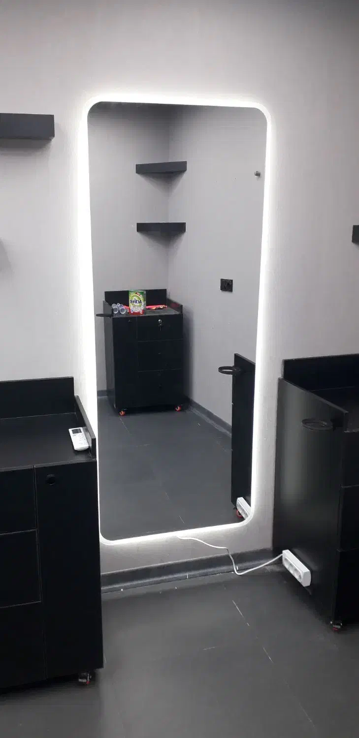 اینه قدی|آینه|شیراز, بعثت|دیوار