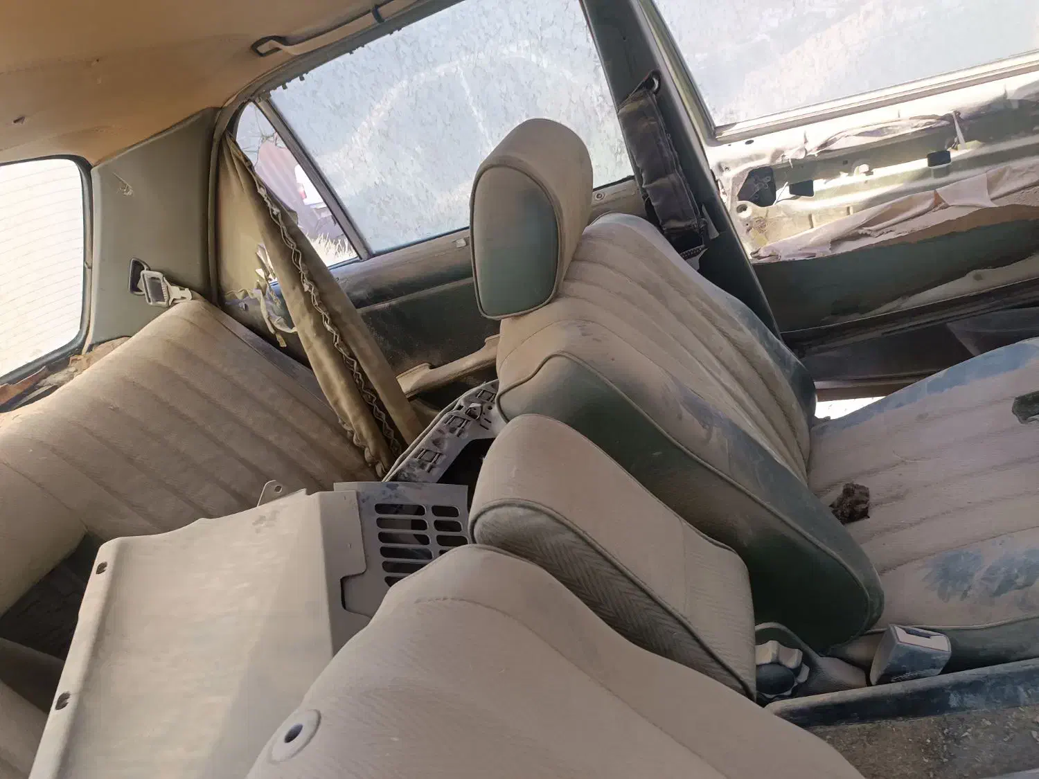 بنزدانشجویی مدل۱۹۸۱موتورمشکی|خودرو کلاسیک|تهران, تهرانسر شرقی|دیوار