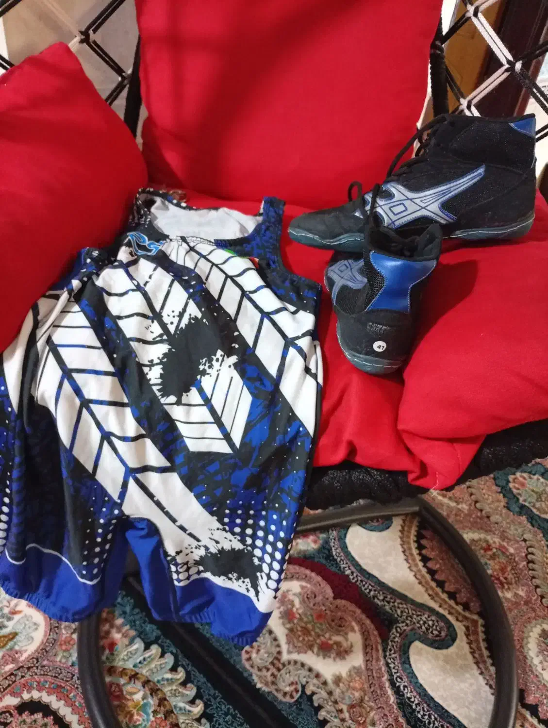 دوبند و کفش|تجهیزات ورزشی|بروجرد, |دیوار