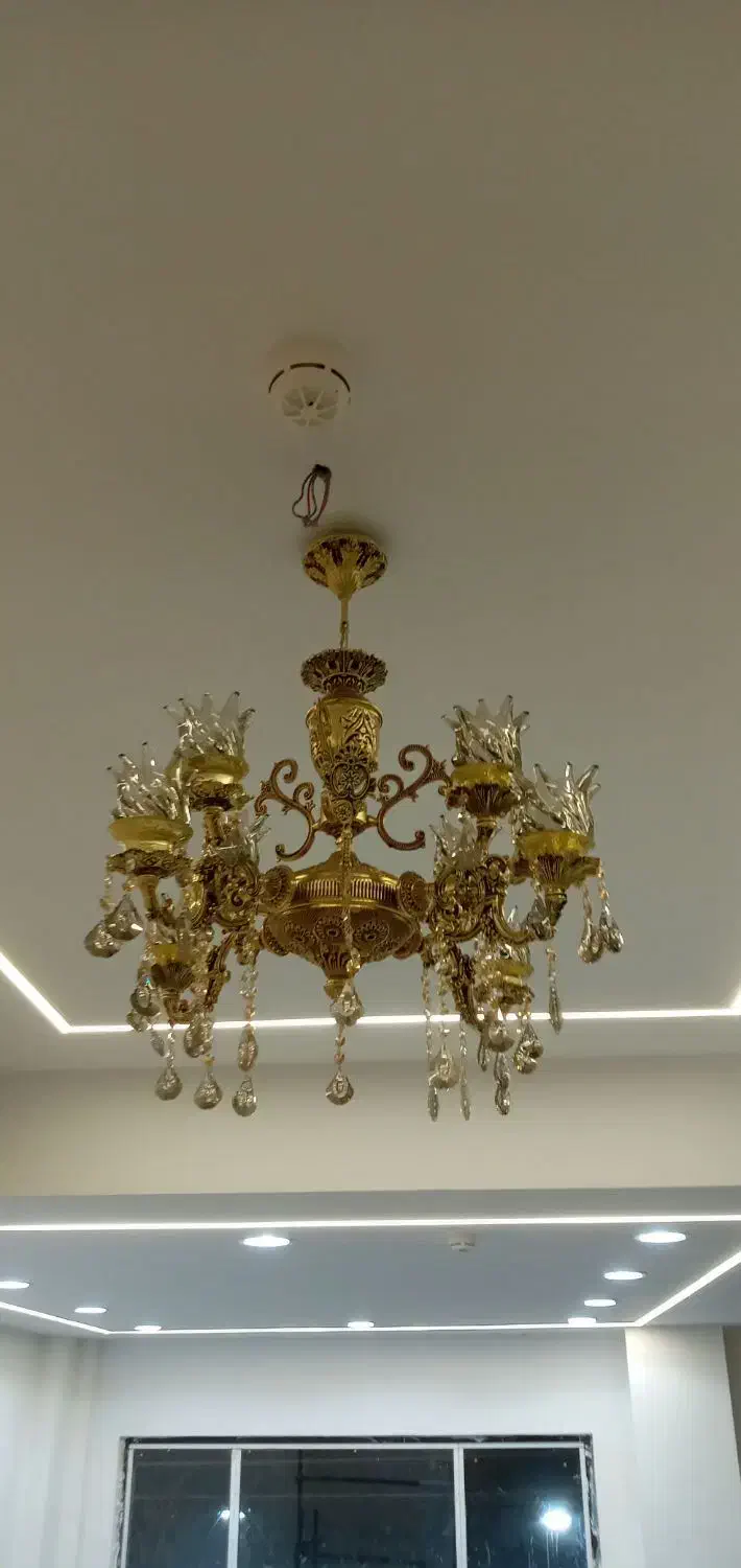 لوستر عالیجناب|لوستر و چراغ آویز|سبزوار, طبرسی (جعفرآباد)|دیوار