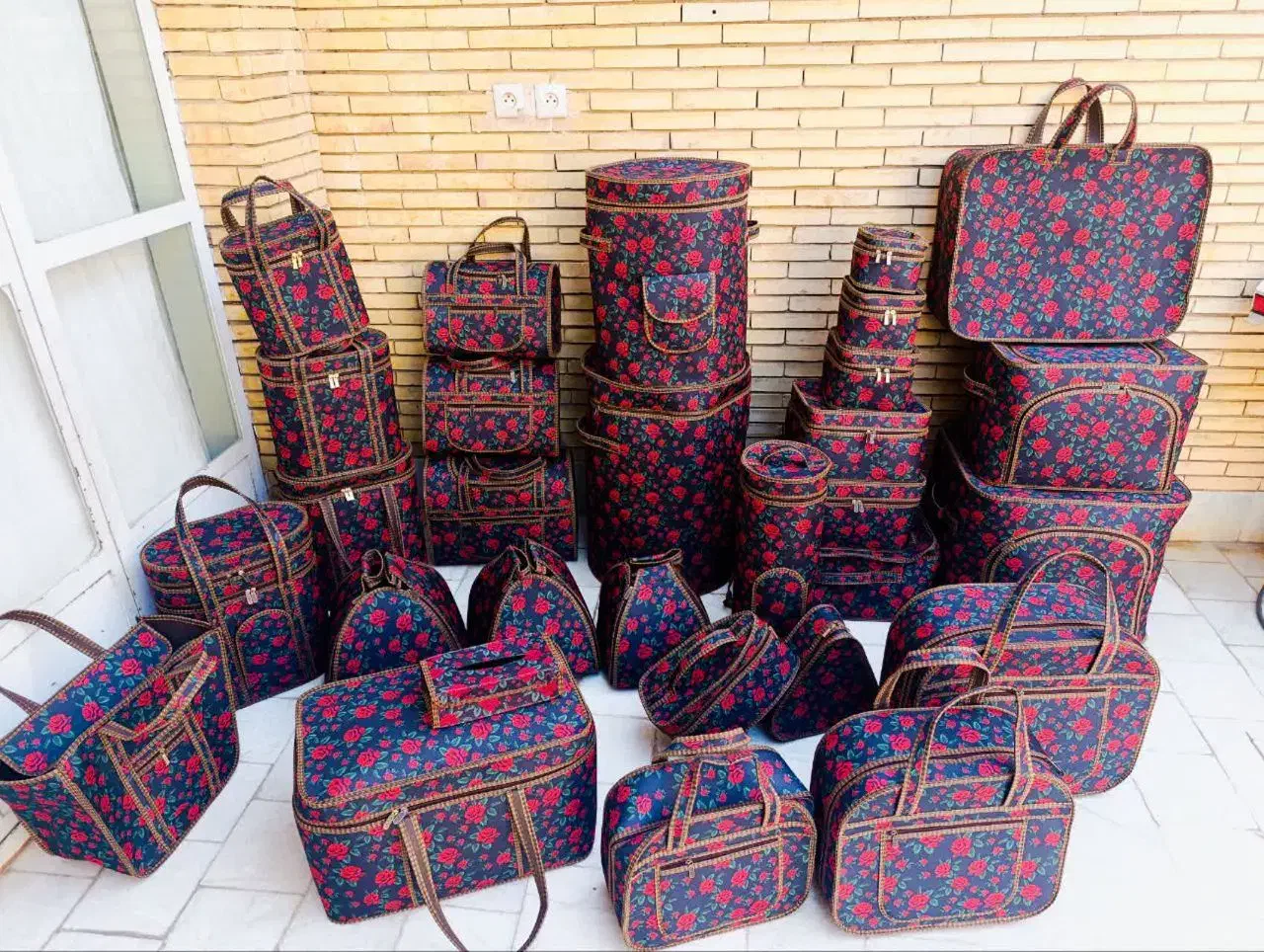 یک ست خوشکل با پارچه اصل یزدی|کیف، کفش، کمربند|یزد, |دیوار