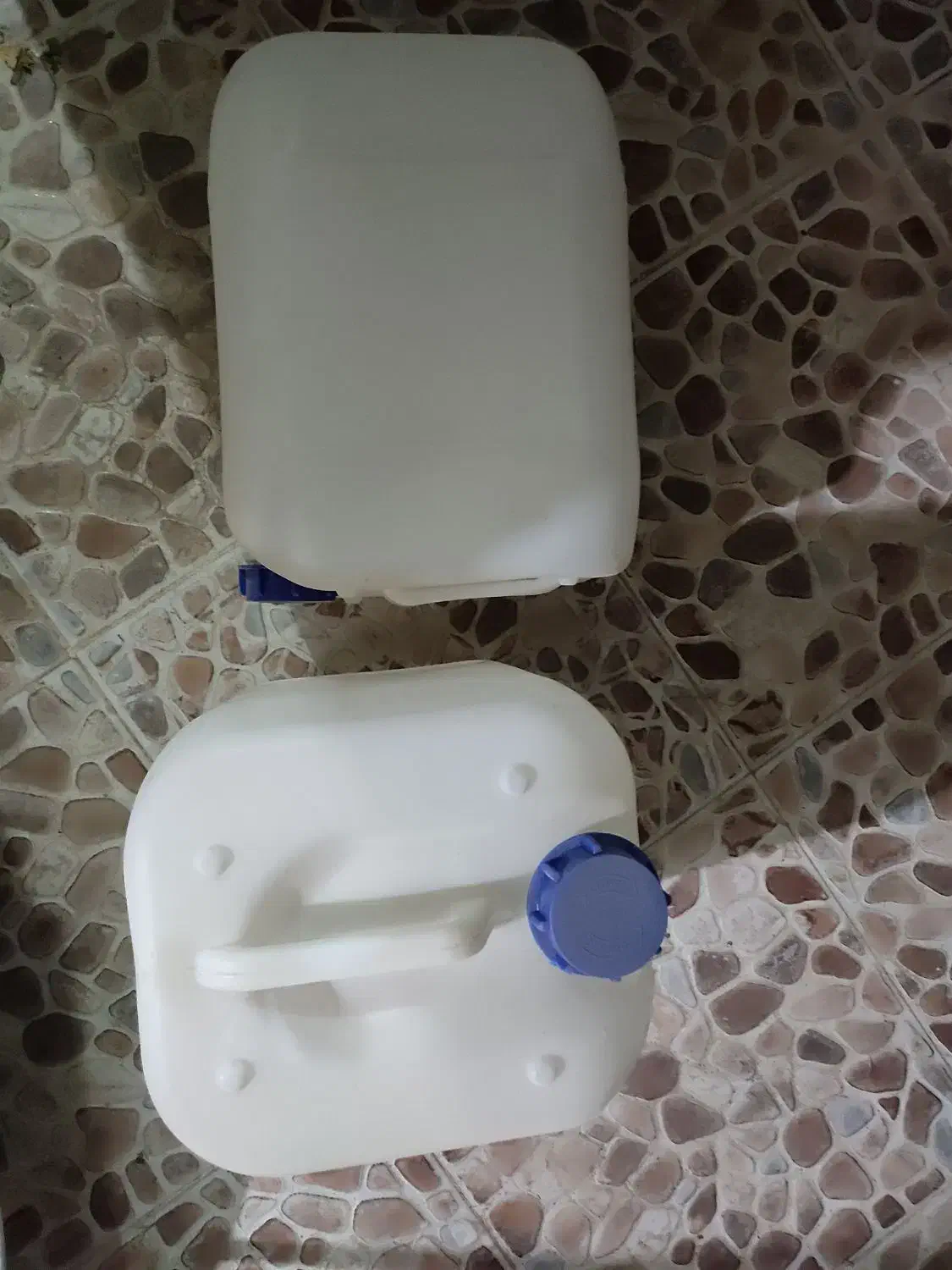 بیست لیتری محکم|ظروف نگهدارنده، پلاستیکی، یک‌بارمصرف|یزد, |دیوار