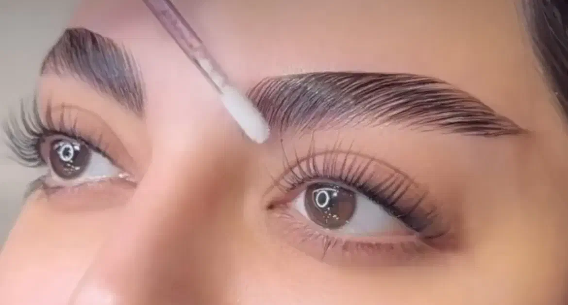 لیفت مژه و ابرو و تقویت مژه ابرو|خدمات آرایشگری و زیبایی|شیراز, کوی زهرا|دیوار